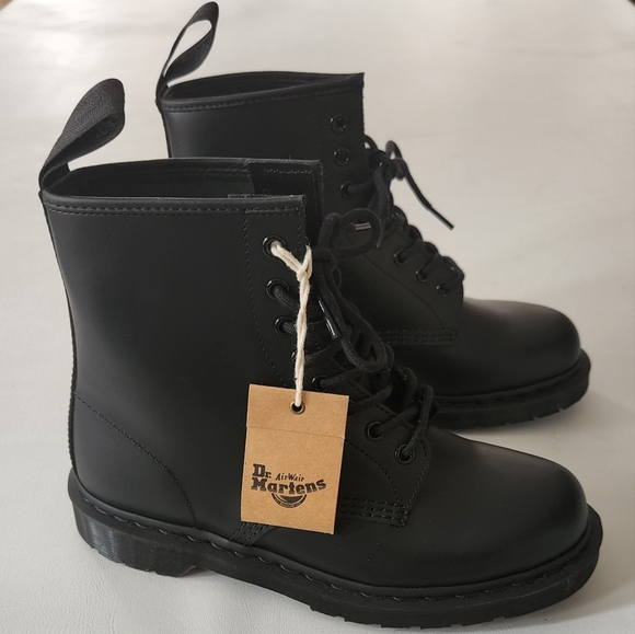 Dr. Martens Other - Dr. Martens 1460 Mono Smooth Black Leather Boots (Unisex)
